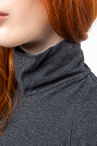 Turtleneck long-sleeved t-shirt in dark gray
